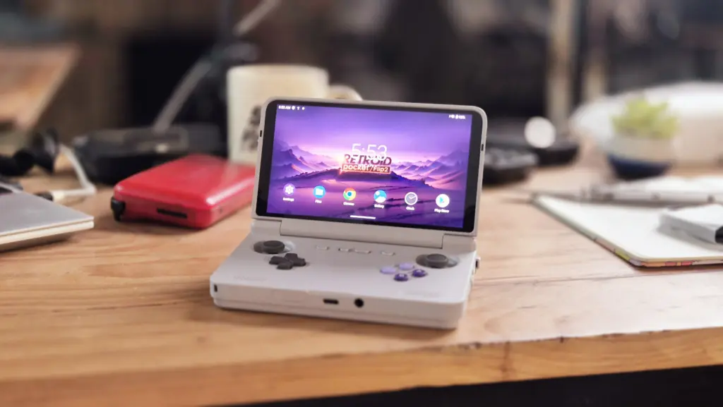 Diese Konsole sieht aus wie eine 3DS, spielt aber PS2- und Switch-Spiele